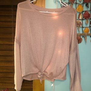 Soft long sleeve shirt with tie infront